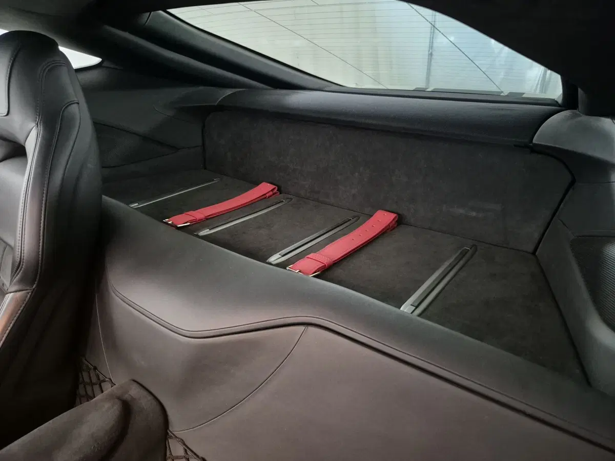 Ferrari F12 Coupé usata a Torino (8)