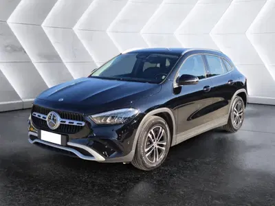 Mercedes-Benz GLA SUV 180 d Business Extra auto del 2023 usata