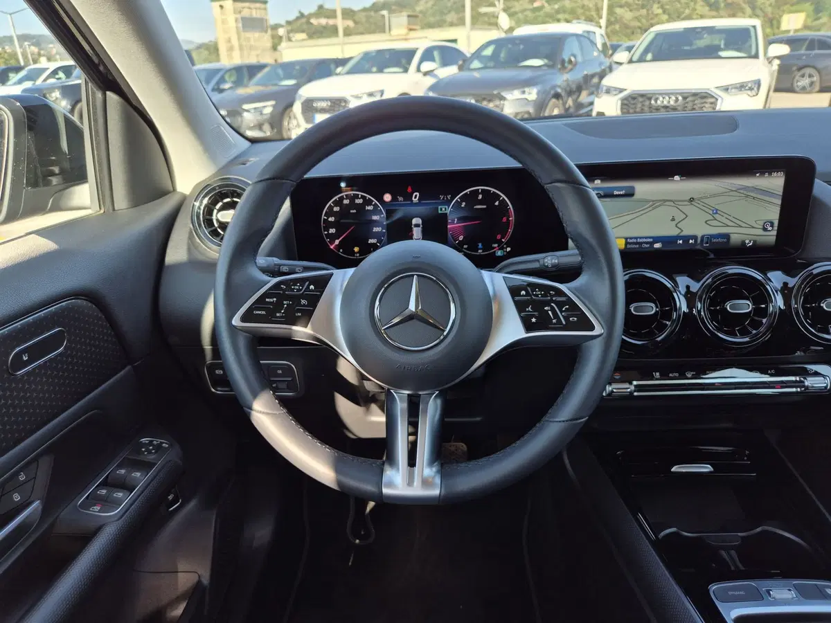 Mercedes-Benz GLA SUV usata  (18)