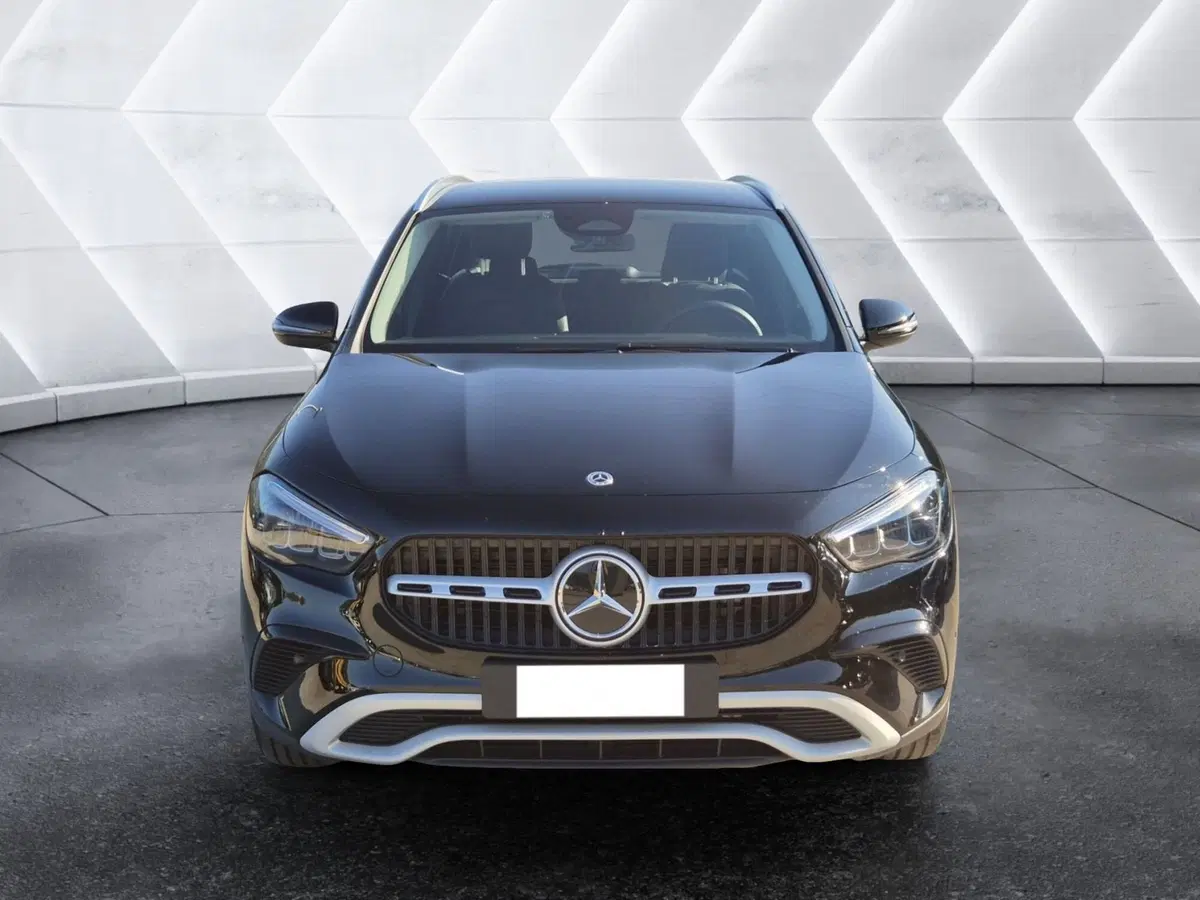Mercedes-Benz GLA SUV usata  (2)