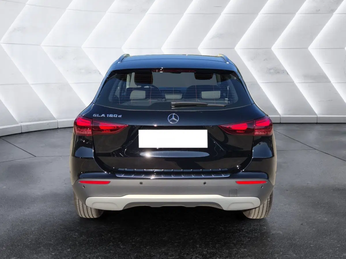 Mercedes-Benz GLA SUV usata  (3)