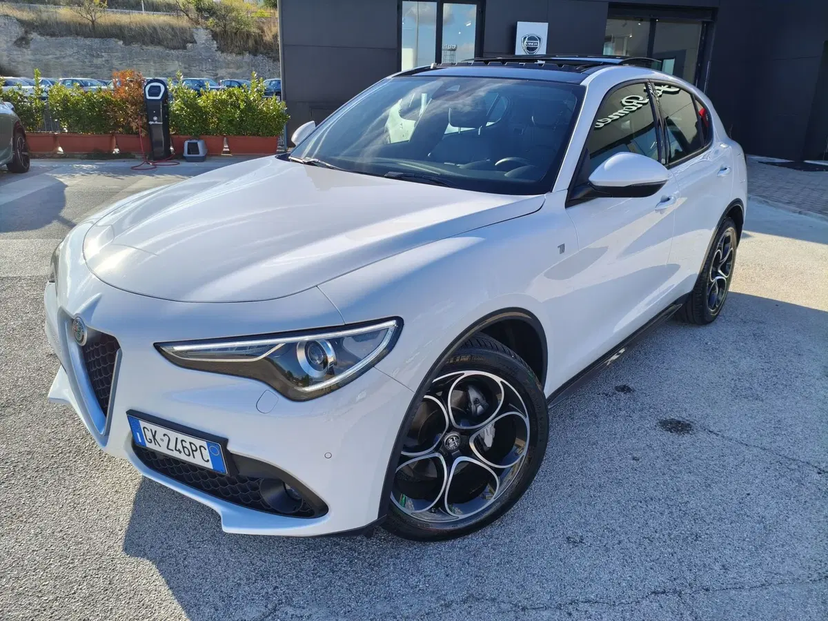 Alfa Romeo Stelvio usata a Matera