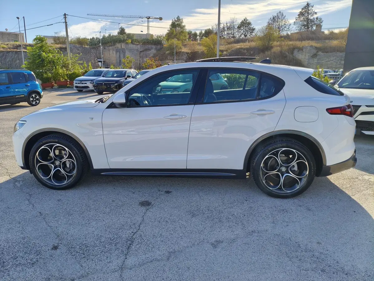 Alfa Romeo Stelvio usata a Matera (2)