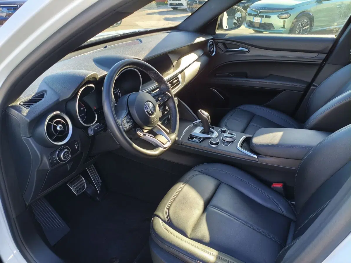 Alfa Romeo Stelvio usata a Matera (20)