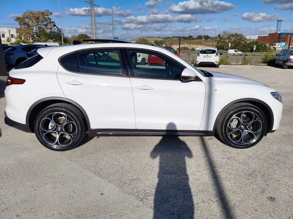 Alfa Romeo Stelvio usata a Matera (7)
