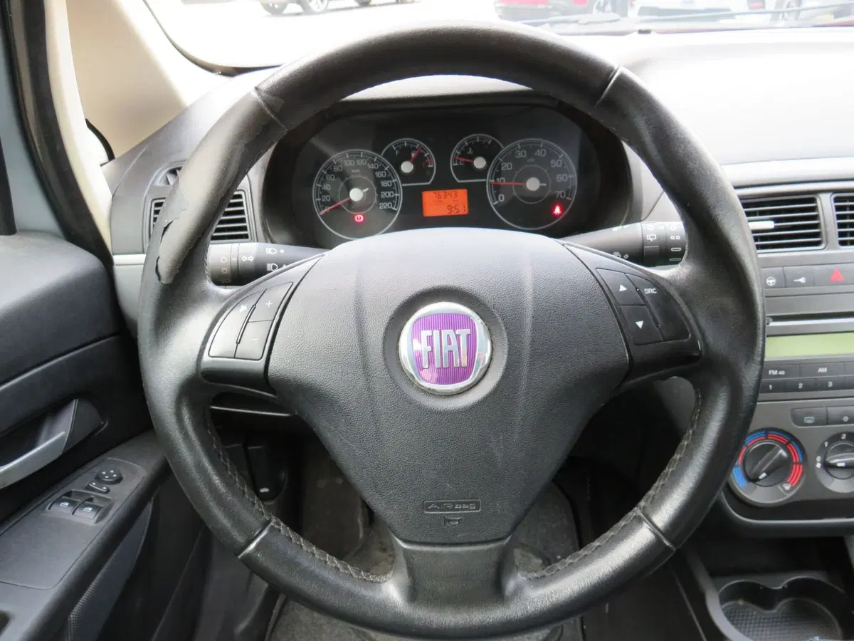 Fiat Grande Punto usata a Monza e Brianza (9)