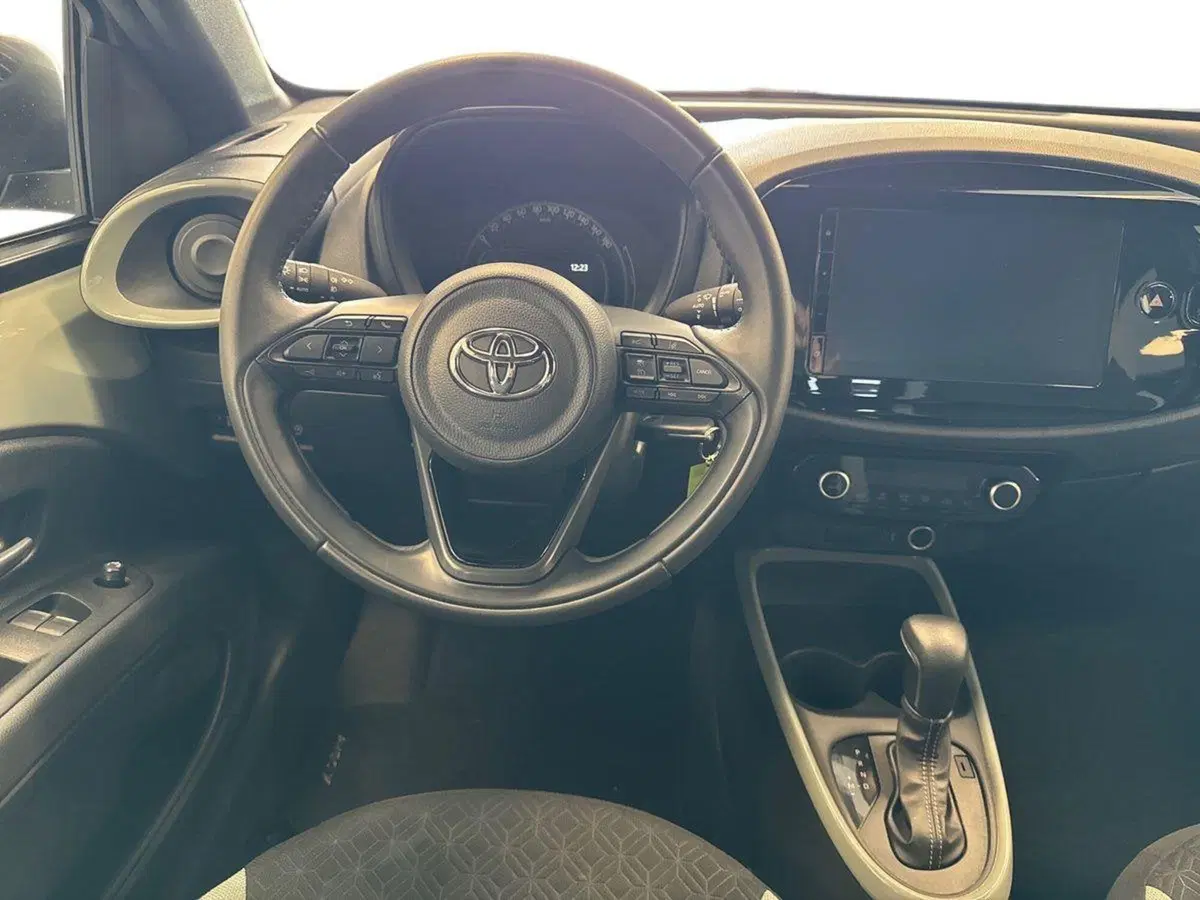 Toyota Aygo X usata a Prato (10)