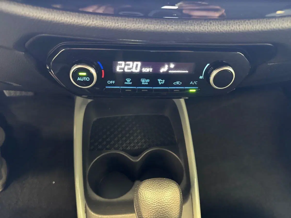 Toyota Aygo X usata a Prato (18)