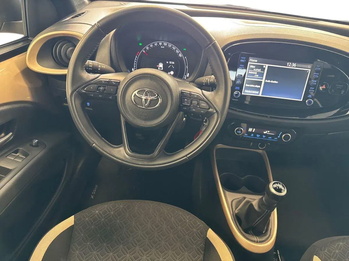 Toyota Aygo X usata a Prato (10)