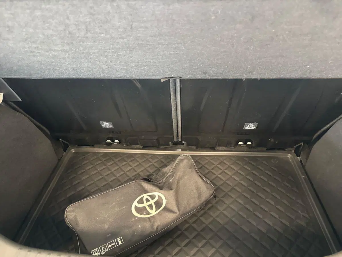 Toyota Aygo X usata a Prato (11)