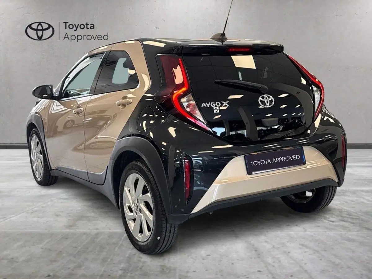 Toyota Aygo X usata a Prato (6)