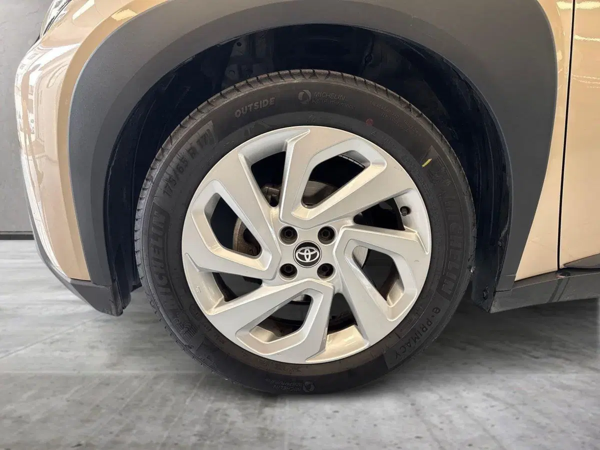 Toyota Aygo X usata a Prato (8)