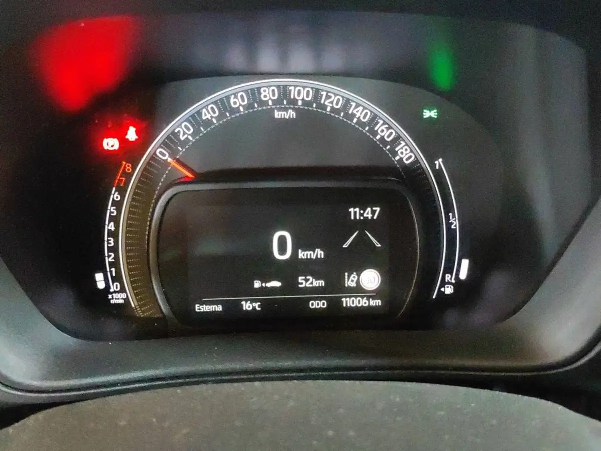 Toyota Aygo X usata a Milano (10)