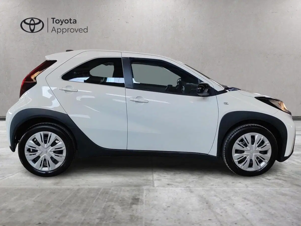 Toyota Aygo X usata a Milano (5)