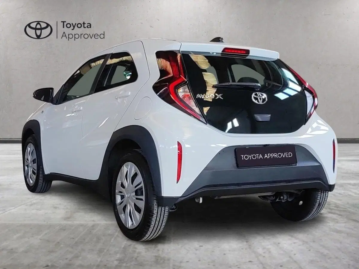 Toyota Aygo X usata a Milano (6)
