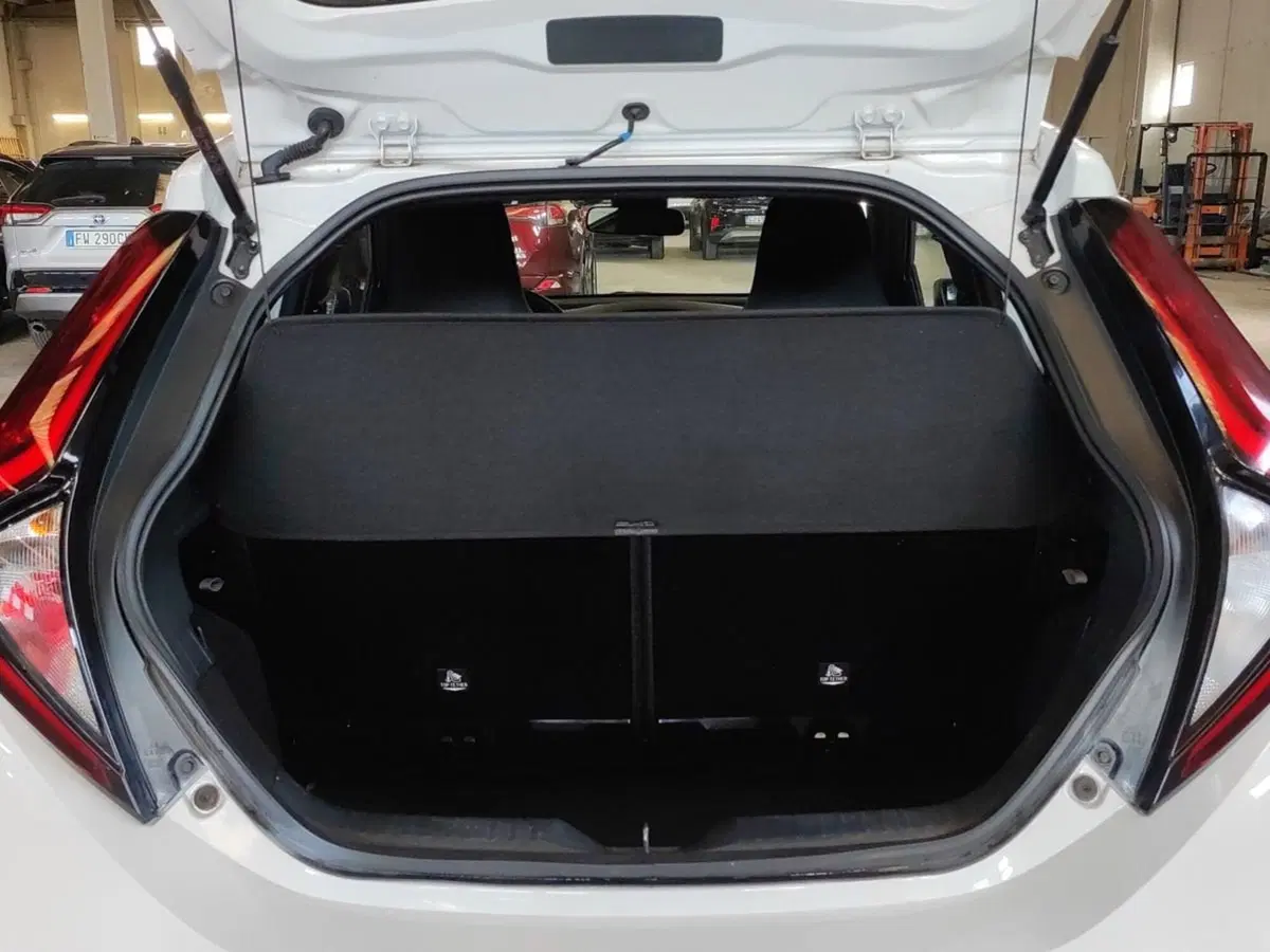 Toyota Aygo X usata a Milano (7)