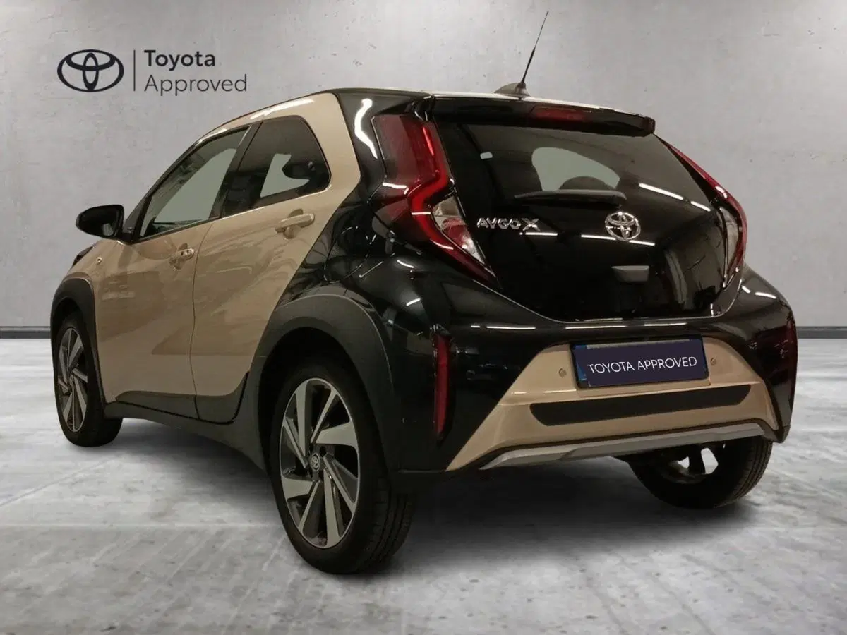 Toyota Aygo X usata a Milano (5)