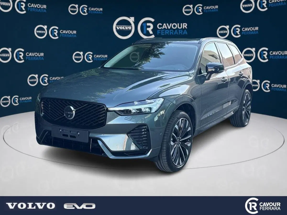 Volvo XC60 nuova a Ferrara