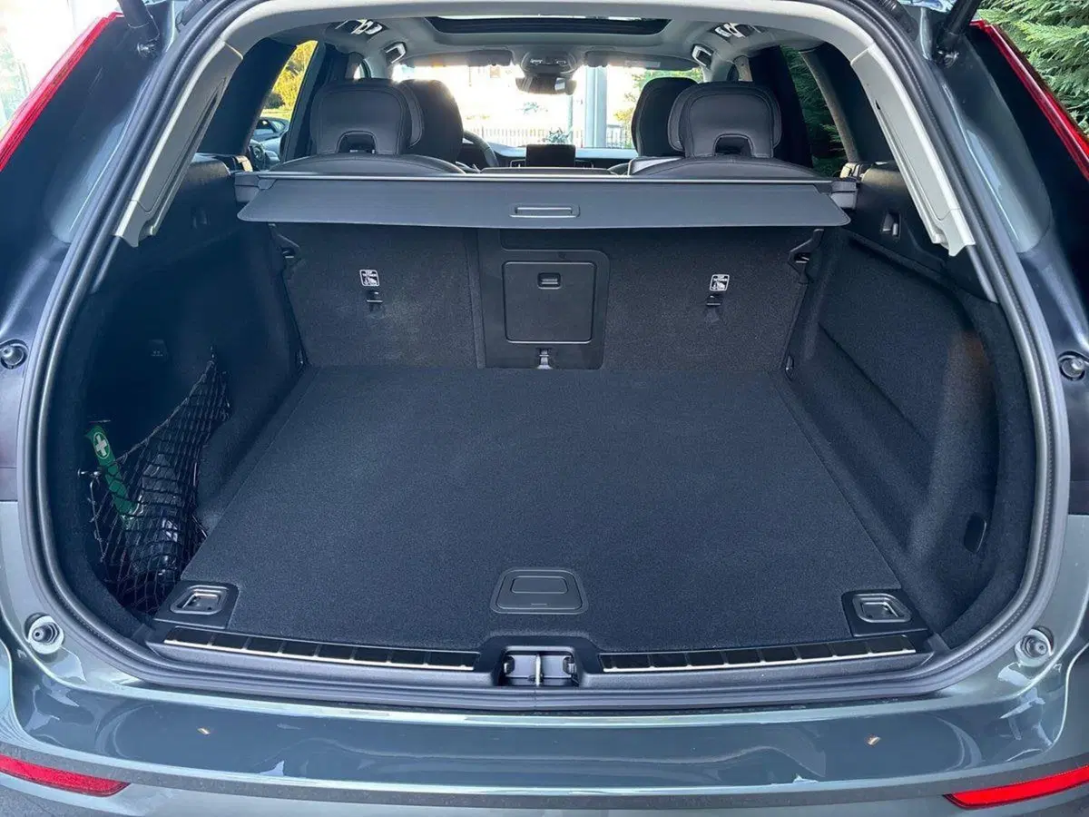 Volvo XC60 nuova a Ferrara (13)