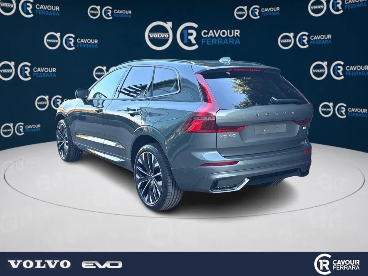 Volvo XC60 nuova a Ferrara (2)