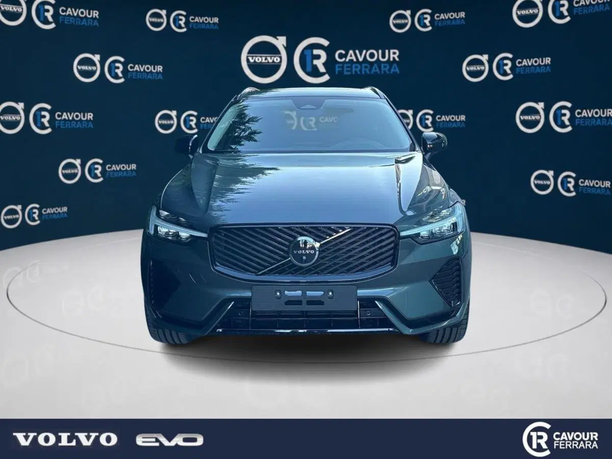 Volvo XC60 nuova a Ferrara (8)