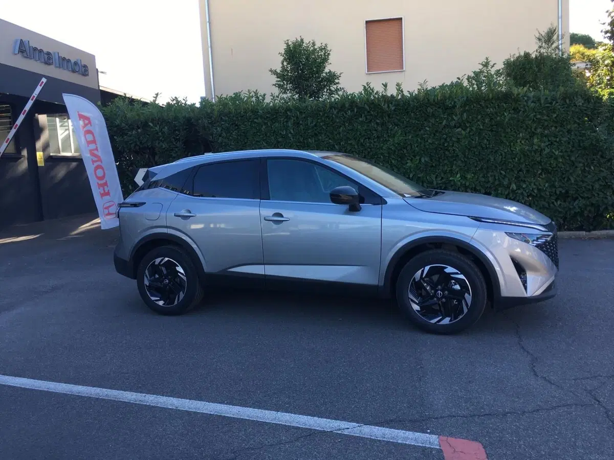 Nissan Qashqai nuova a Bologna (4)