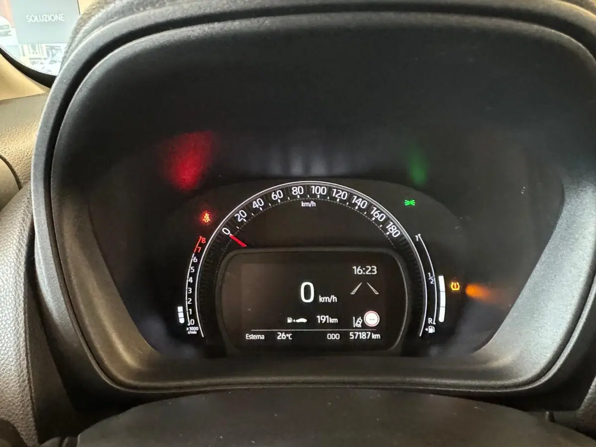 Toyota Aygo X usata a Modena (10)