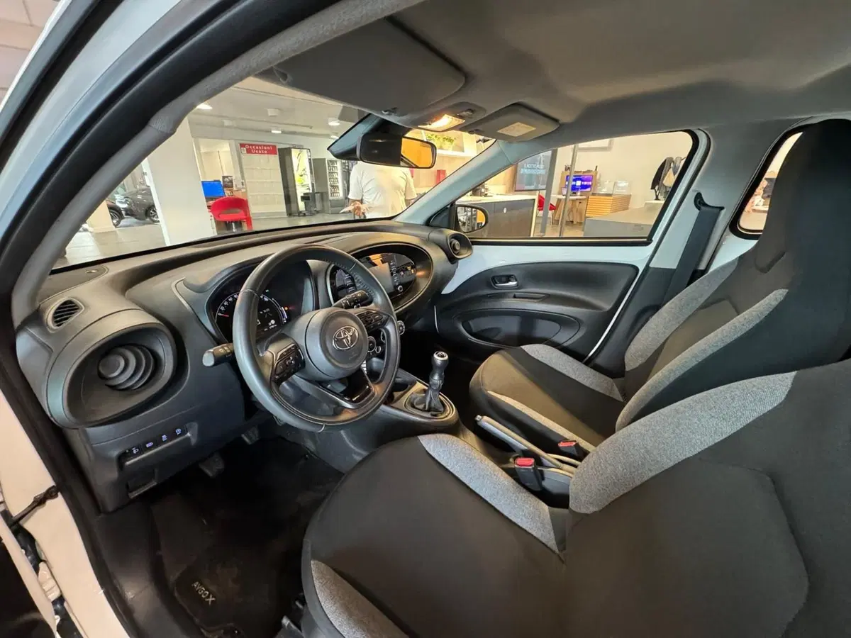 Toyota Aygo X usata a Modena (12)