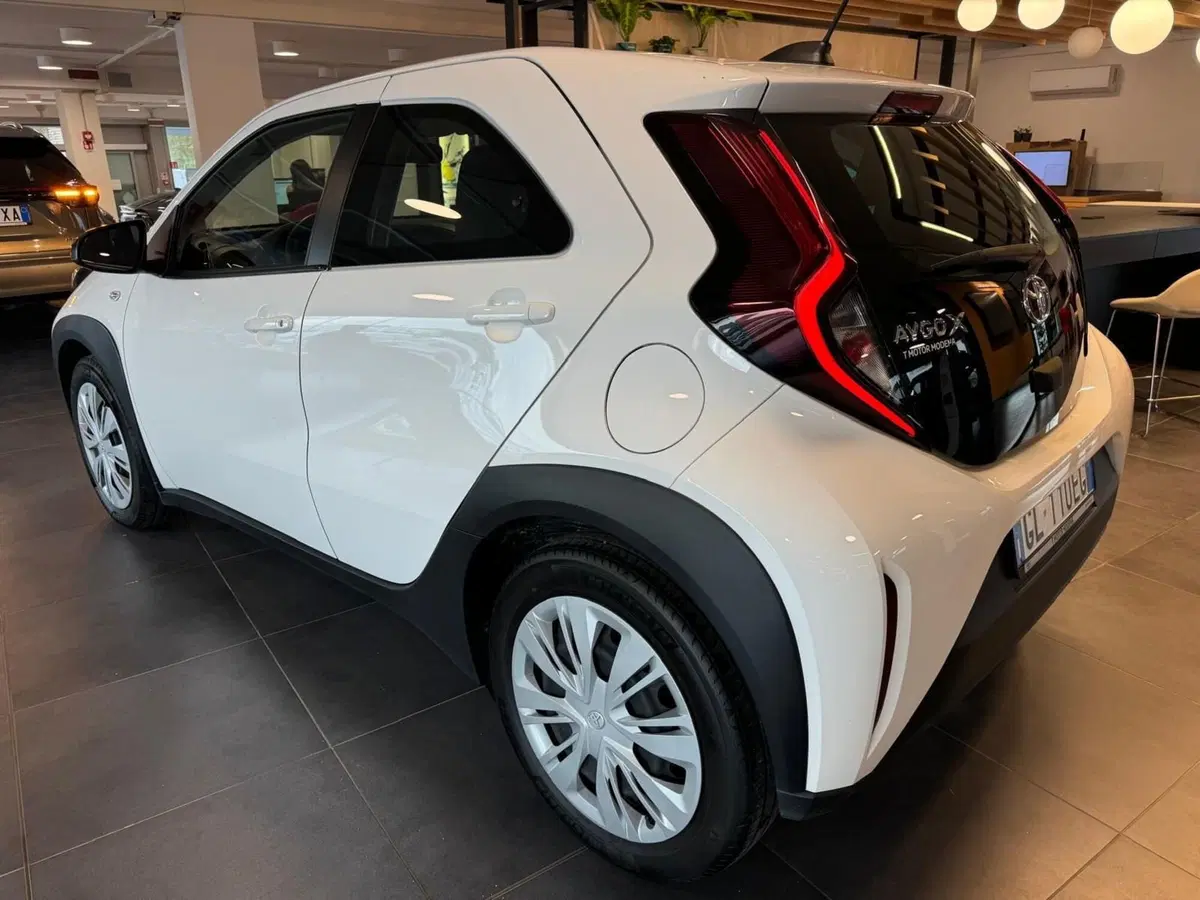 Toyota Aygo X usata a Modena (8)