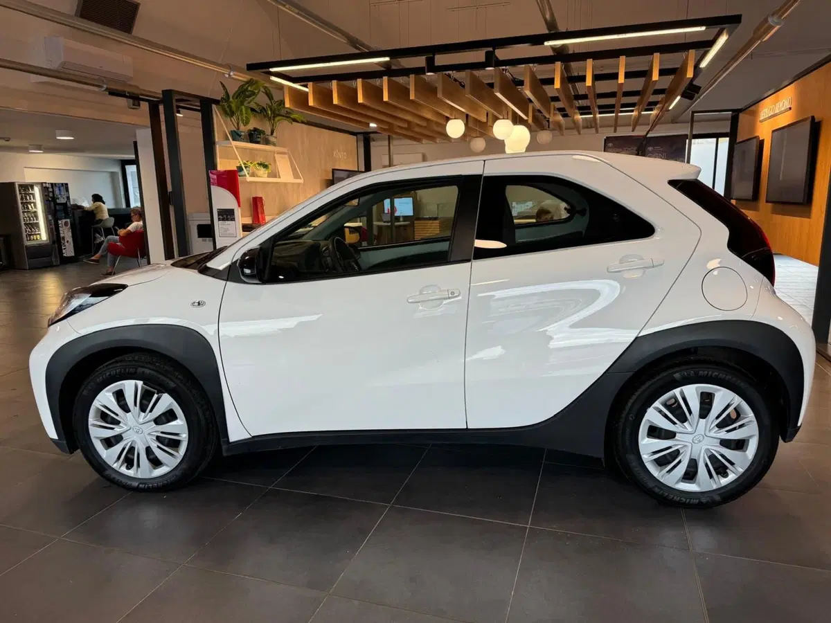 Toyota Aygo X usata a Modena (9)