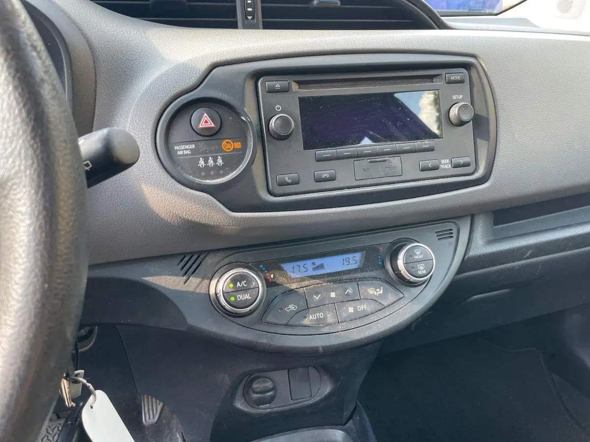 Toyota Yaris usata a Bologna (11)