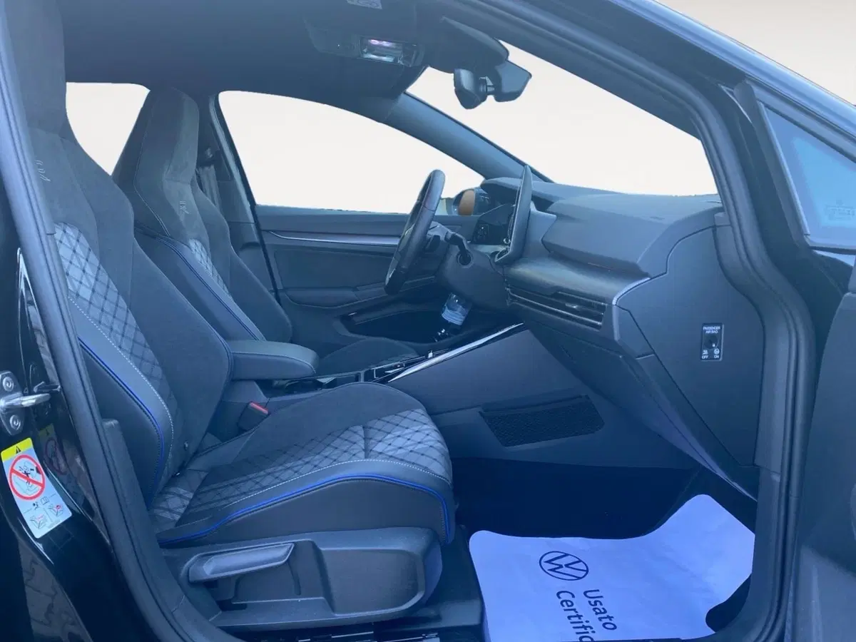 Volkswagen Golf nuova a Bologna (15)