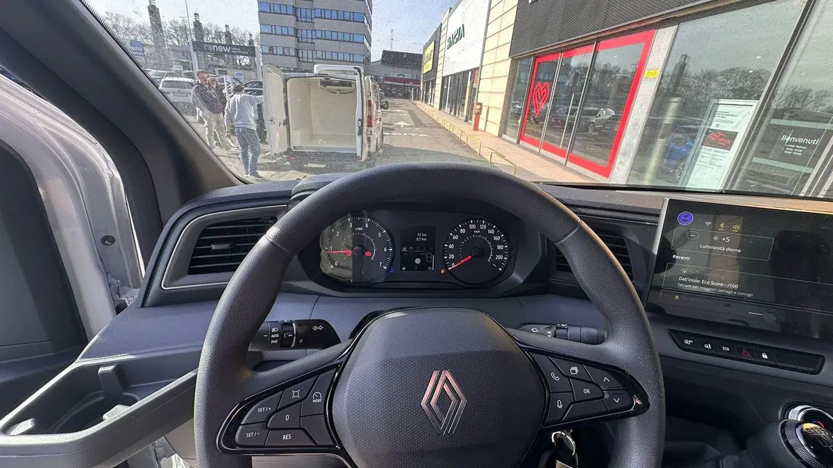 Renault Master Furgone nuova a Parma (4)