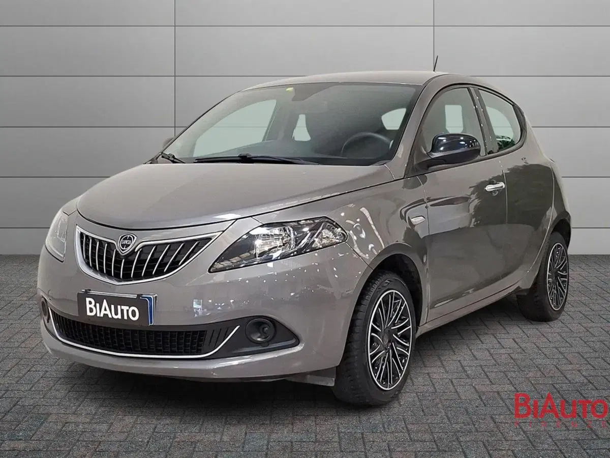 Lancia Ypsilon usata a Firenze