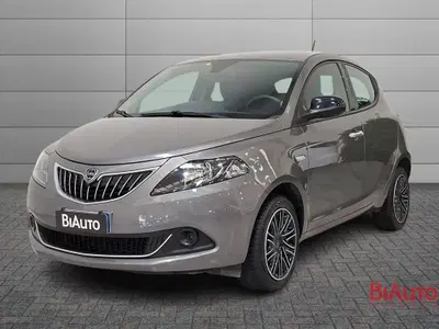Lancia Ypsilon 1.0 FireFly 5 porte S&S Hybrid Ecochic Silver del 2022 usata a Sesto Fiorentino