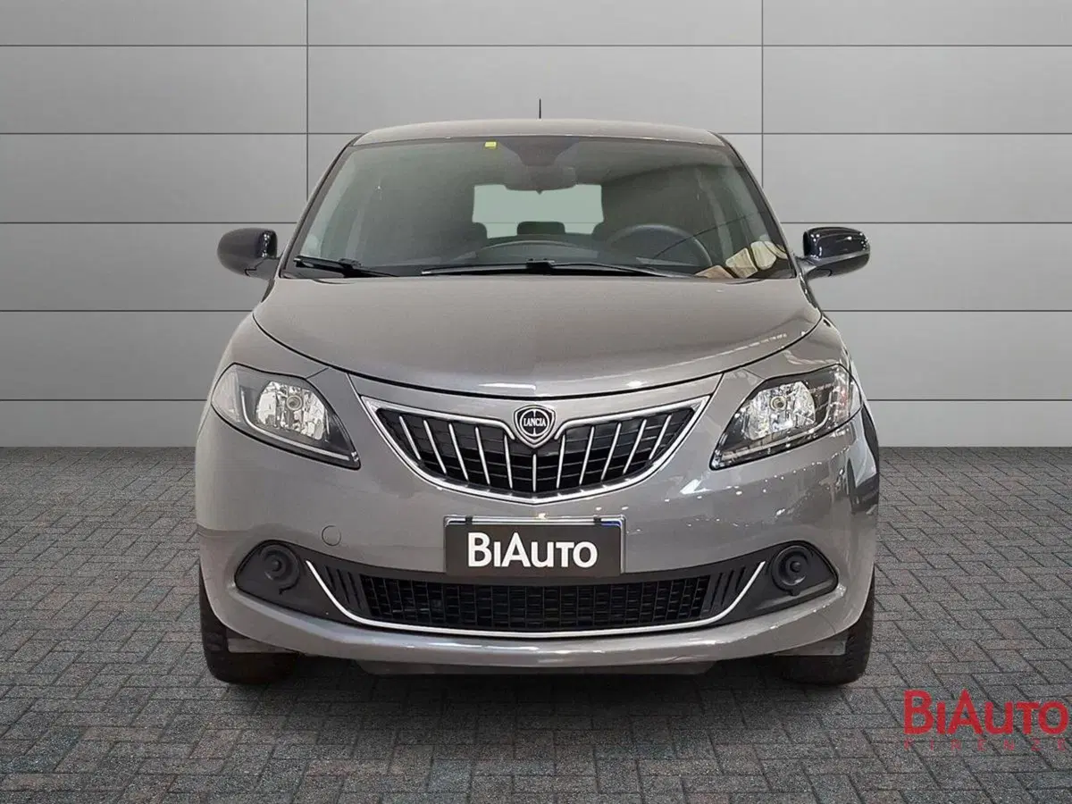 Lancia Ypsilon usata a Firenze (12)