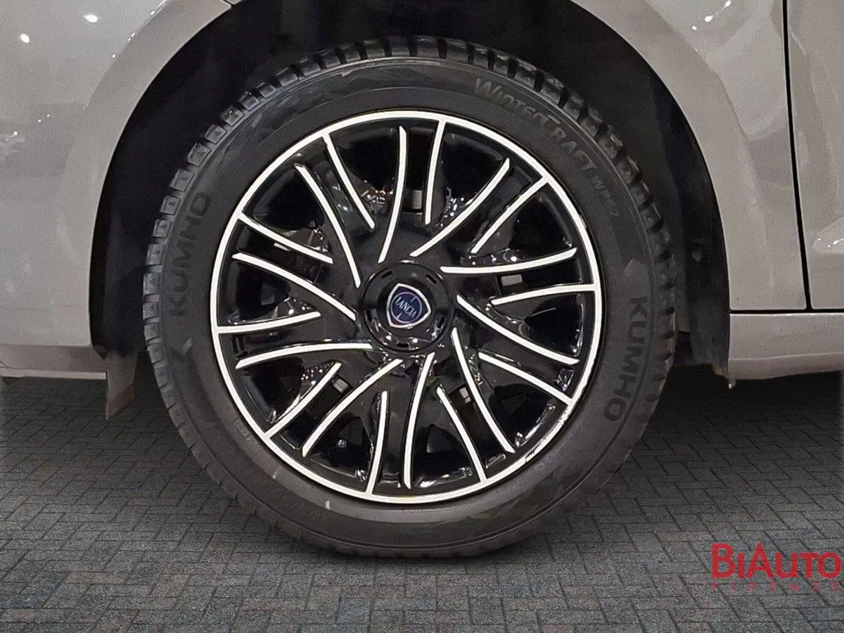 Lancia Ypsilon usata a Firenze (13)