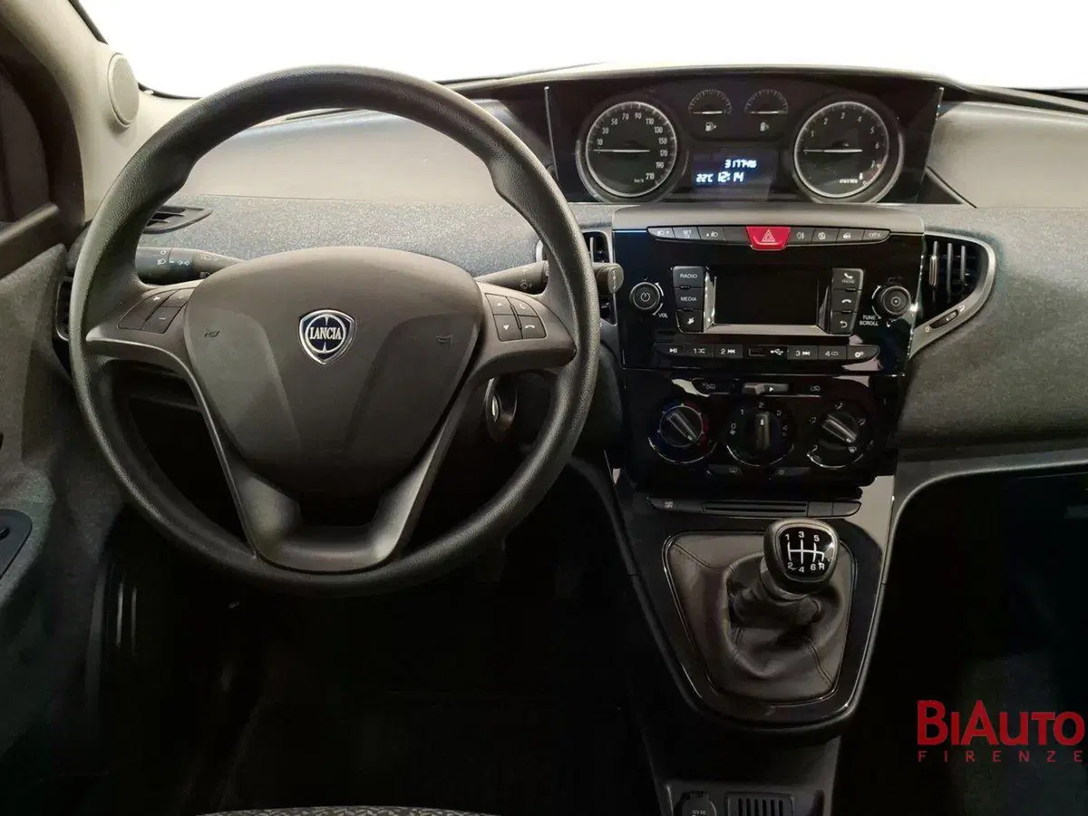 Lancia Ypsilon usata a Firenze (7)