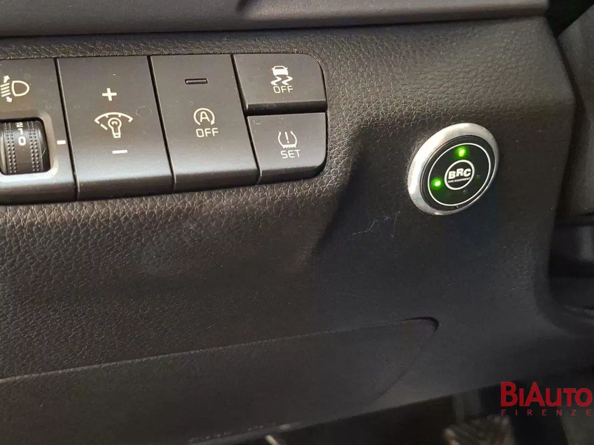 Kia Stonic usata a Firenze (19)