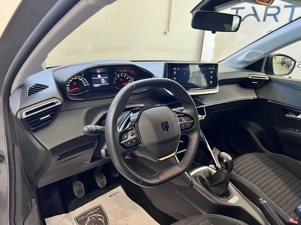 Peugeot 208 usata a Bari (10)