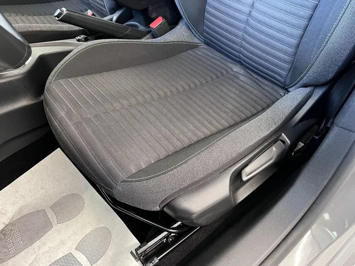 Peugeot 208 usata a Bari (12)