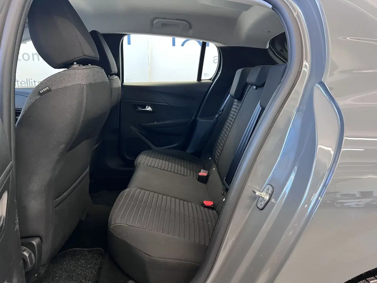Peugeot 208 usata a Bari (13)