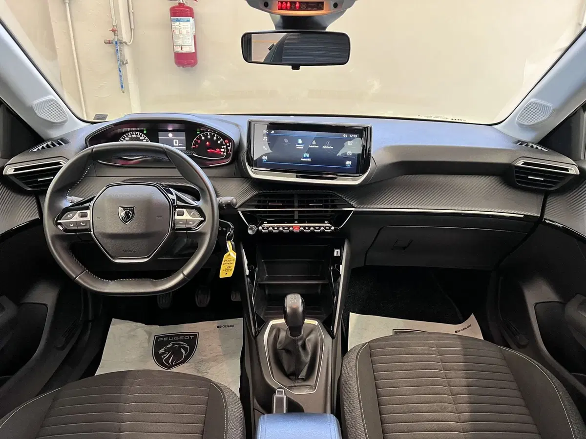 Peugeot 208 usata a Bari (14)