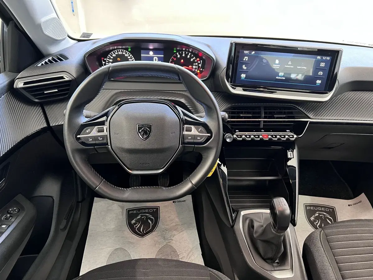Peugeot 208 usata a Bari (15)