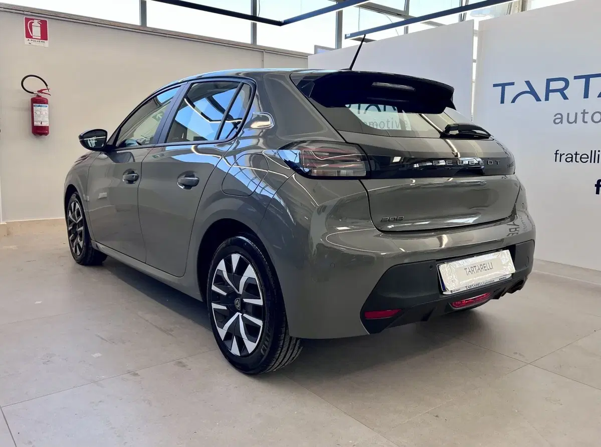 Peugeot 208 usata a Bari (4)