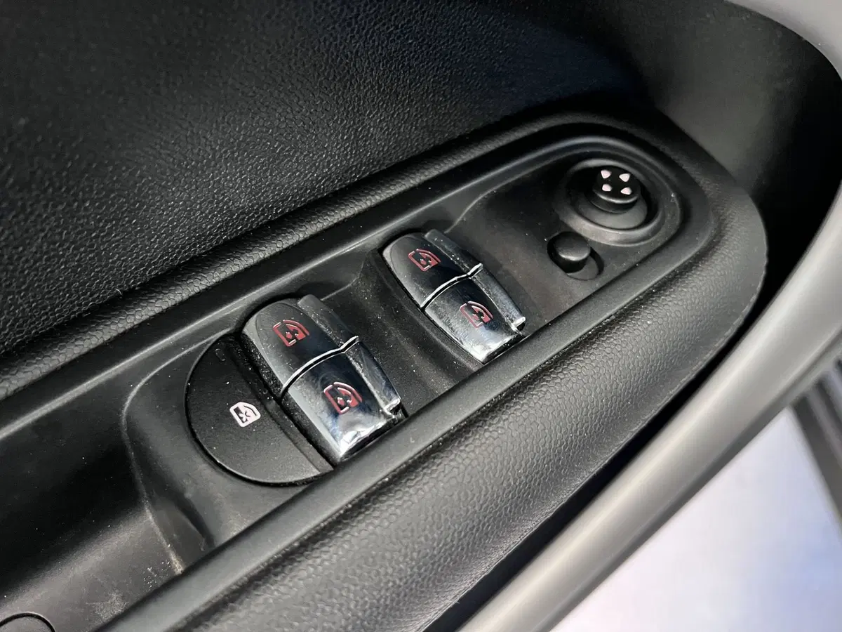 MINI Mini Countryman usata a Bari (11)
