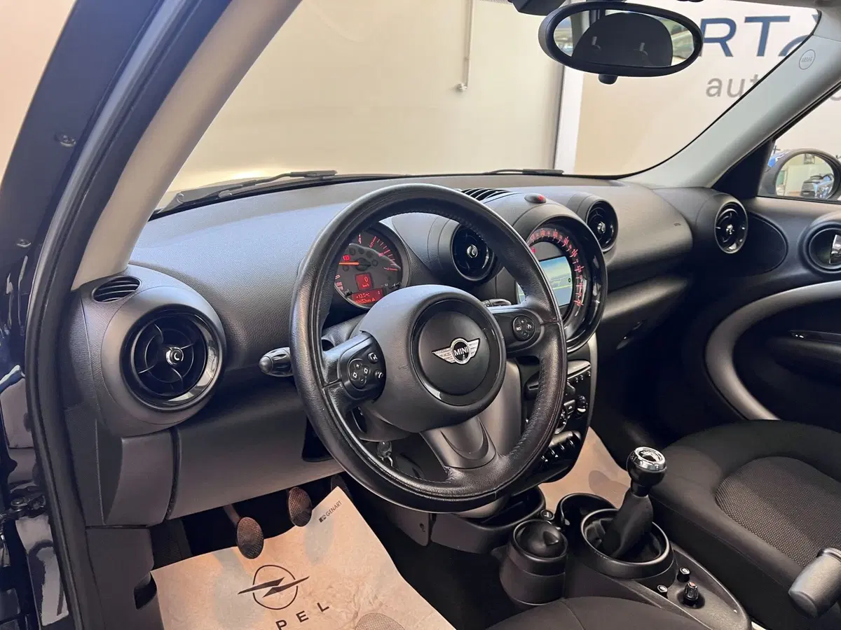 MINI Mini Countryman usata a Bari (13)