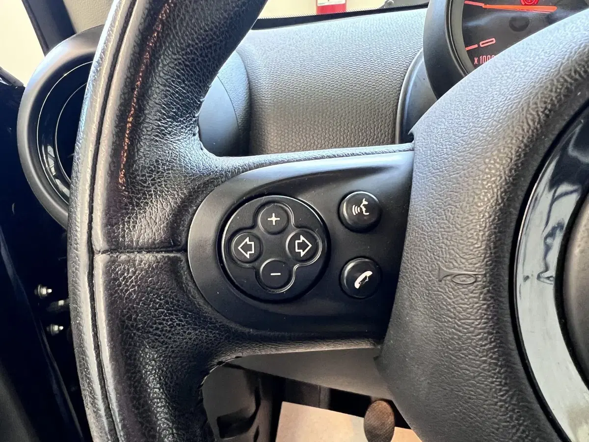 MINI Mini Countryman usata a Bari (19)