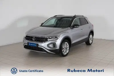 Volkswagen T-Roc 1.0 TSI Life del 2023 usata a Citta' della Pieve