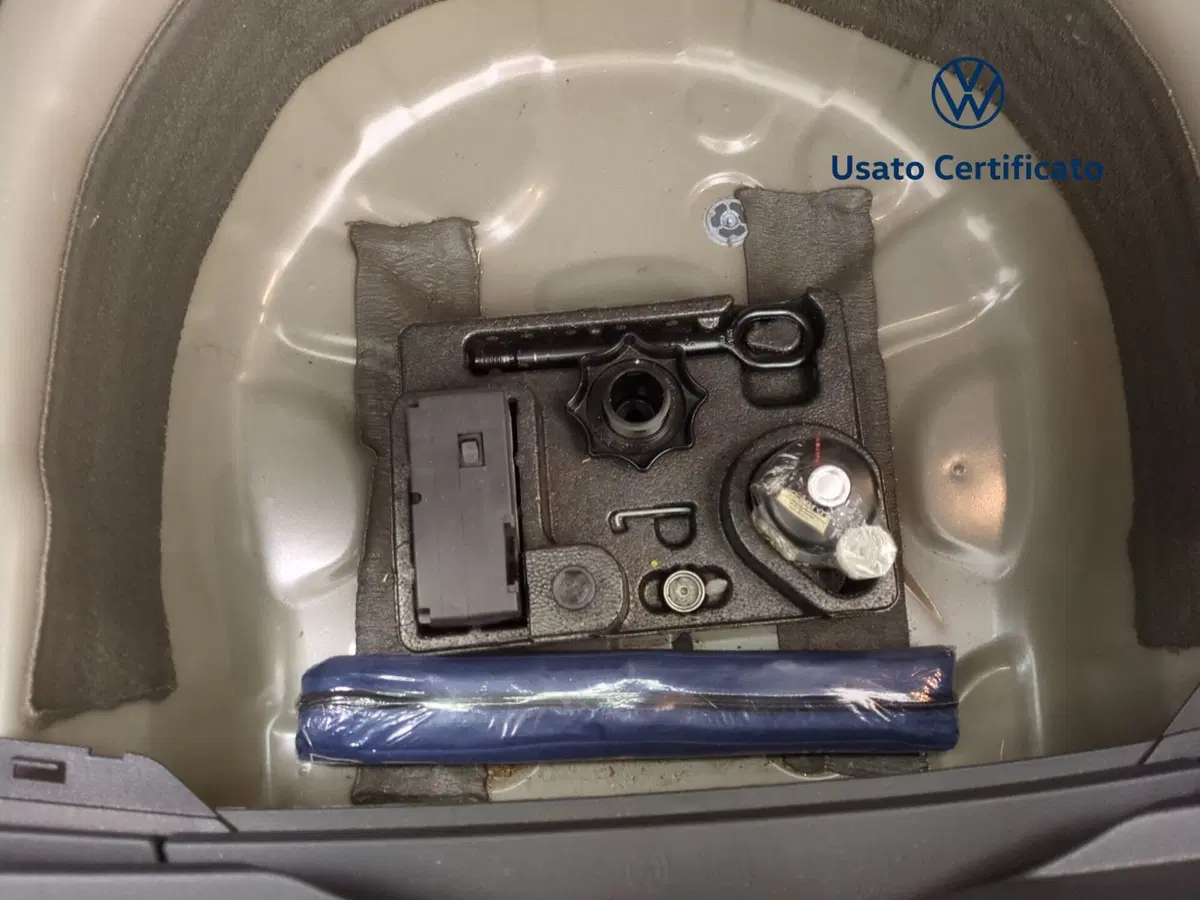 Volkswagen Taigo usata a Avellino (15)